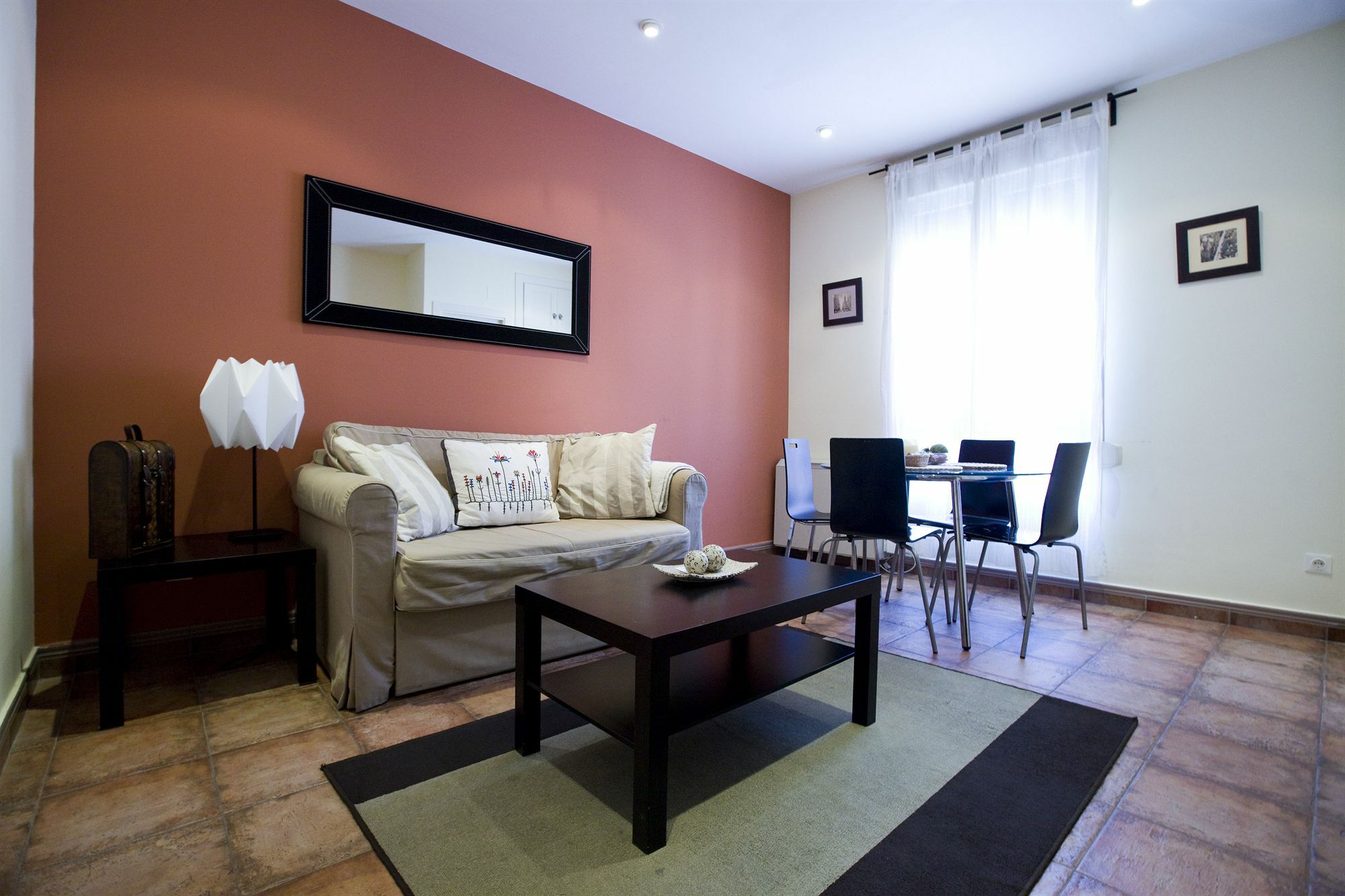 Apartamento Tirso De Molina Apartment มาดริด ภายนอก รูปภาพ